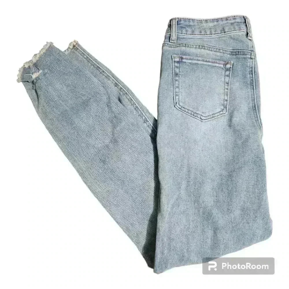Juniors distressed tinseltown jeans! - Picture 3 of 3